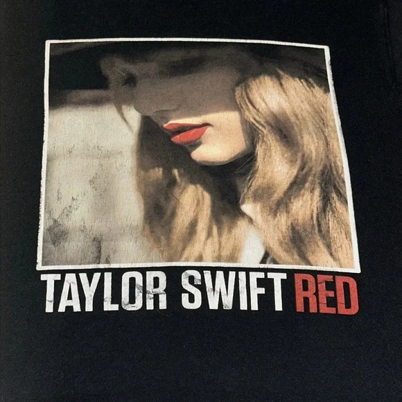 2013 Taylor Swift Red International Concert/Tour T-Shirt YTH SM Red Tour Unisex - Picture 7 of 16